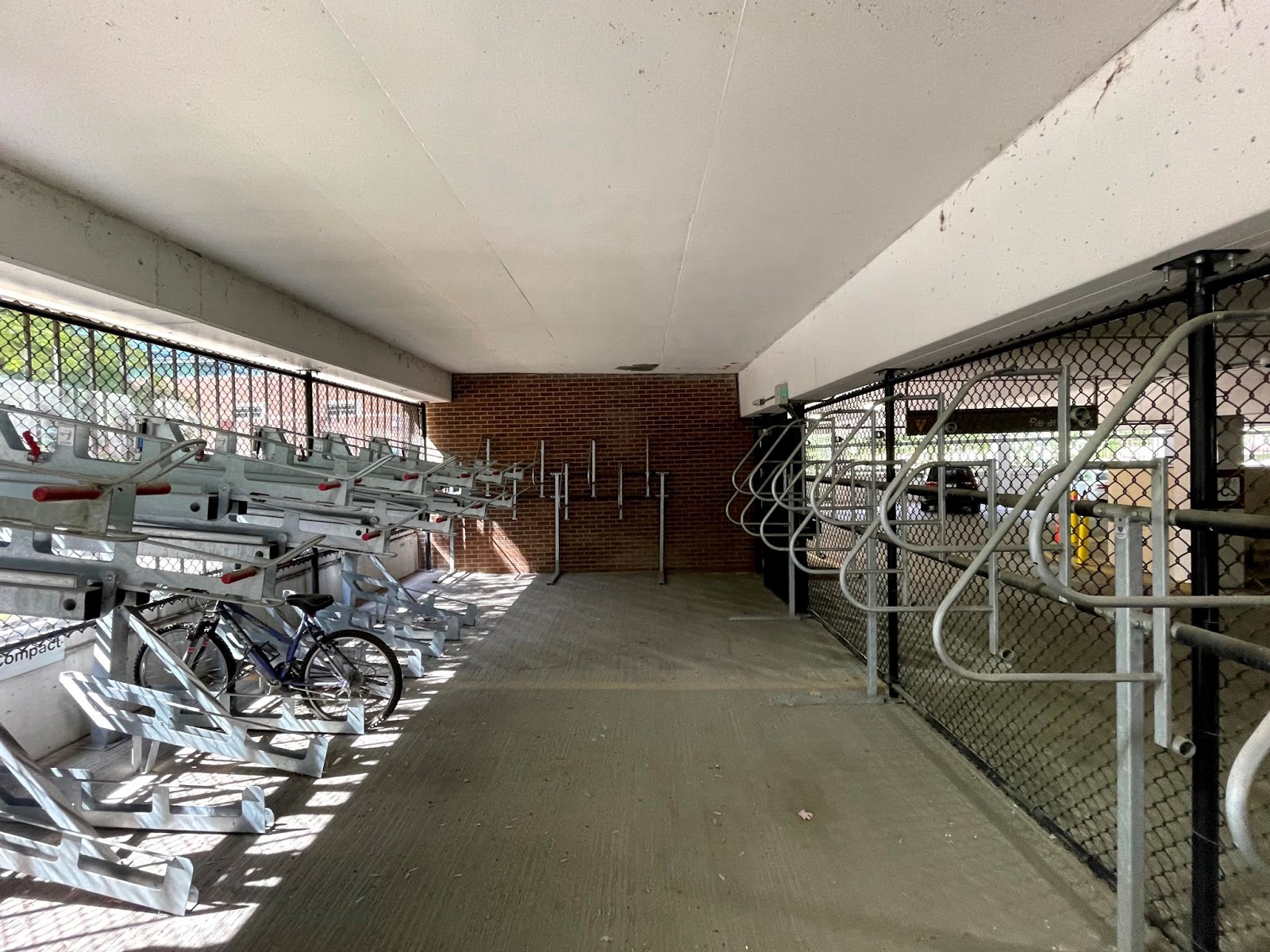 picture of bike shelter parking